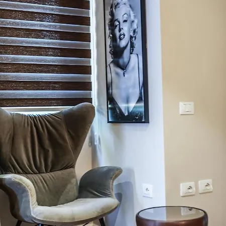 Haris Luxury No.4 * Тирана