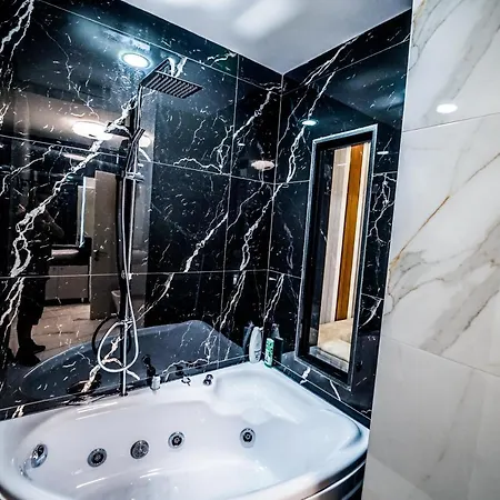 Haris Luxury No.4 Апартаменты Тирана