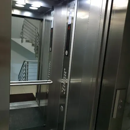 Haris Luxury No.4 Apartmán Tirana