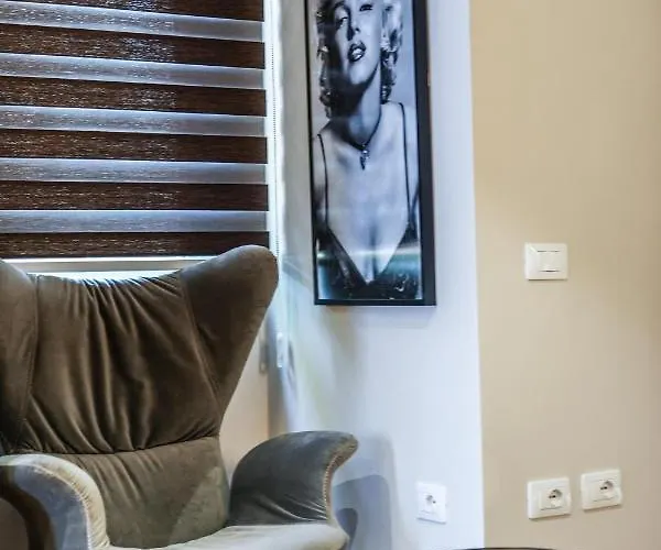 Haris Luxury No.4 * Tirana