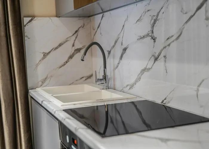 Haris Luxury No.4 * Tirana